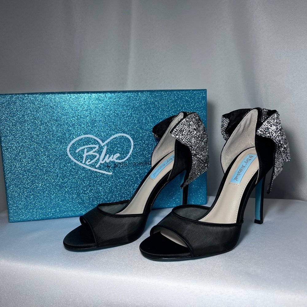 Betsey Johnson Blue and Black Heels Size 6